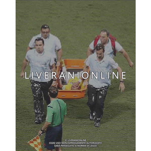 (140704) -- FORTALEZA, July 4, 2014 () -- Brazil\'s Neymar is carried out of the field by medical team during a quarter-finals match between Brazil and Colombia of 2014 FIFA World Cup at the Estadio Castelao Stadium in Fortaleza, Brazil, on July 4, 2014. Brazil won 2-1 over Colombia and qualified for semi-finals on Friday. (/Liao Yujie)(pcy) AG ALDO LIVERANI SAS ONLY ITALY