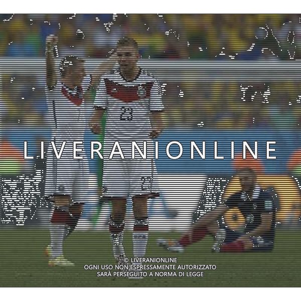 (140704) -- RIO DE JANEIRO, July 4, 2014 () -- Germany\'s Christoph Kramer (C) celebrates the victory after a quarter-finals match between France and Germany of 2014 FIFA World Cup at the Estadio do Maracana Stadium in Rio de Janeiro, Brazil, on July 4, 2014. Germany won 1-0 over France and qualified for semi-finals on Friday.(/Wang Lili)(rh) AG ALDO LIVERANI SAS ONLY ITALY