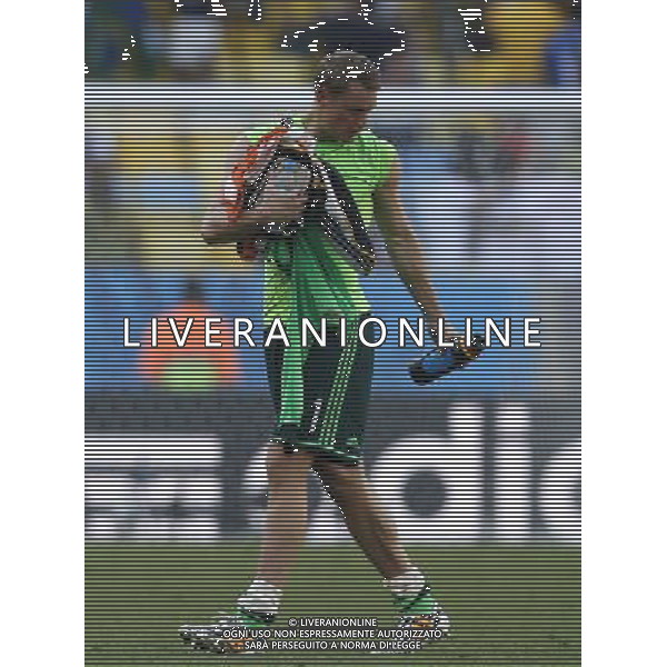 (140704) -- RIO DE JANEIRO, July 4, 2014 () -- Germany\'s goalkeeper Manuel Neuer leaves the field after a quarter-finals match between France and Germany of 2014 FIFA World Cup at the Estadio do Maracana Stadium in Rio de Janeiro, Brazil, on July 4, 2014. Germany won 1-0 over France and qualified for semi-finals on Friday.(/Wang Lili)(rh) AG ALDO LIVERANI SAS ONLY ITALY