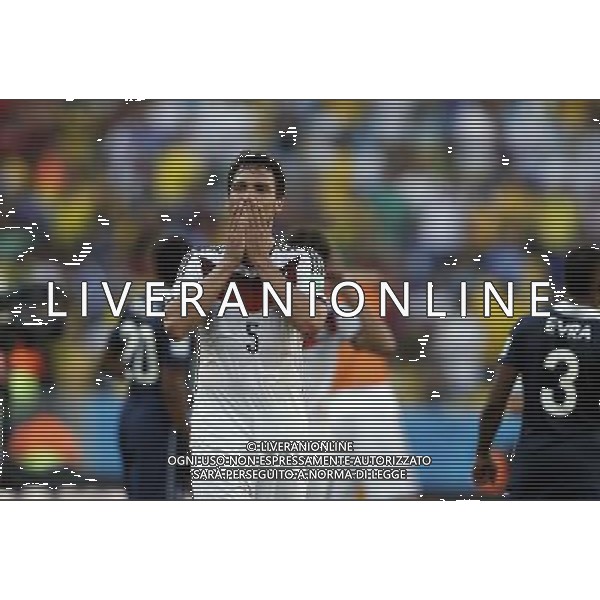 (140704) -- RIO DE JANEIRO, July 4, 2014 () -- Germany\'s Mats Hummels celebrates the victory after a quarter-finals match between France and Germany of 2014 FIFA World Cup at the Estadio do Maracana Stadium in Rio de Janeiro, Brazil, on July 4, 2014. Germany won 1-0 over France and qualified for semi-finals on Friday.(/Wang Lili)(rh) AG ALDO LIVERANI SAS ONLY ITALY