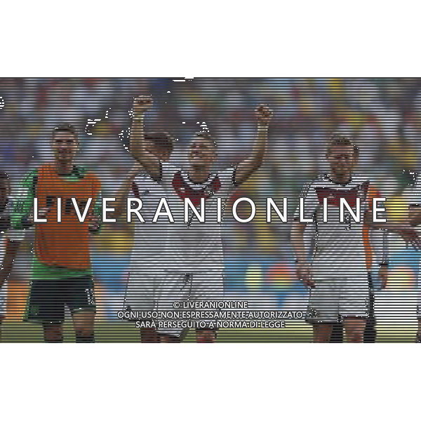(140704) -- RIO DE JANEIRO, July 4, 2014 () -- Germany\'s players celebrate the victory after a quarter-finals match between France and Germany of 2014 FIFA World Cup at the Estadio do Maracana Stadium in Rio de Janeiro, Brazil, on July 4, 2014. Germany won 1-0 over France and qualified for semi-finals on Friday.(/Wang Lili)(rh) AG ALDO LIVERANI SAS ONLY ITALY