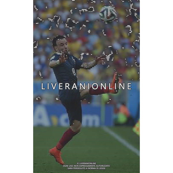 (140704) -- RIO DE JANEIRO, July 4, 2014 () -- France\'s Mathieu Valbuena vies for the ball during a quarter-finals match between France and Germany of 2014 FIFA World Cup at the Estadio do Maracana Stadium in Rio de Janeiro, Brazil, on July 4, 2014.(/Wang Yuguo)(rh) AG ALDO LIVERANI SAS ONLY ITALY