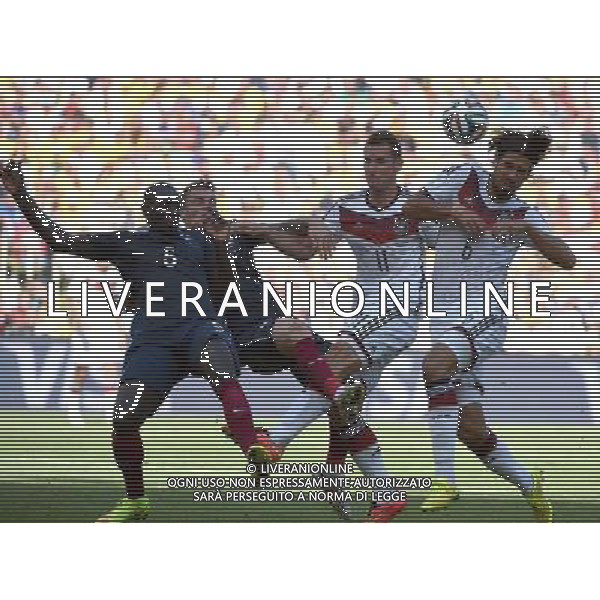 (140704) -- RIO DE JANEIRO, July 4, 2014 () -- France\'s Mamadou Sakho (1st L) vies with Germany\'s Sami Khedira (1st R) and Miroslav Klose (2nd R) during a quarter-finals match between France and Germany of 2014 FIFA World Cup at the Estadio do Maracana Stadium in Rio de Janeiro, Brazil, on July 4, 2014.(/Wang Yuguo)(rh) AG ALDO LIVERANI SAS ONLY ITALY