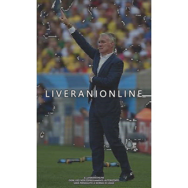 (140704) -- RIO DE JANEIRO, July 4, 2014 () -- France\'s coach Didier Deschamps reacts during a quarter-finals match between France and Germany of 2014 FIFA World Cup at the Estadio do Maracana Stadium in Rio de Janeiro, Brazil, on July 4, 2014.(/Wang Yuguo)(rh) AG ALDO LIVERANI SAS ONLY ITALY