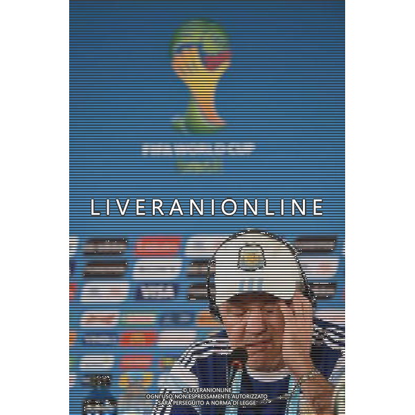(140704) -- BRASILIA , July 4, 2014 () -- Argentina\'s coach Alejandro Sabella attends a press conference in Brasilia, Brazil, on July 4, 2014, ahead of a quarter-finals match between Argentina and Belgium of 2014 FIFA World Cup. (/Liu Dawei)(pcy) AG ALDO LIVERANI SAS ONLY ITALY