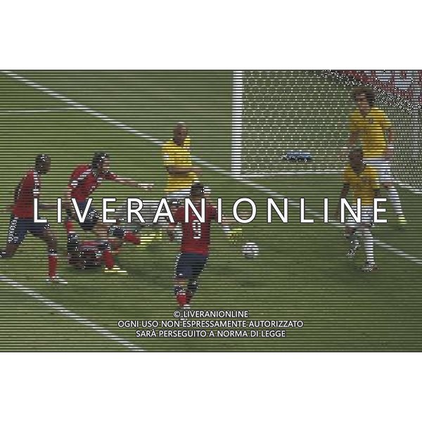 (140704) -- FORTALEZA, July 4, 2014 () -- Colombia\'s Mario Yepes (3rd L) shoots the ball during a quarter-finals match between Brazil and Colombia of 2014 FIFA World Cup at the Estadio Castelao Stadium in Fortaleza, Brazil, on July 4, 2014. Brazil won 2-1 over Colombia and qualified for semi-finals on Friday. (/Liao Yujie)(pcy) AG ALDO LIVERANI SAS ONLY ITALY