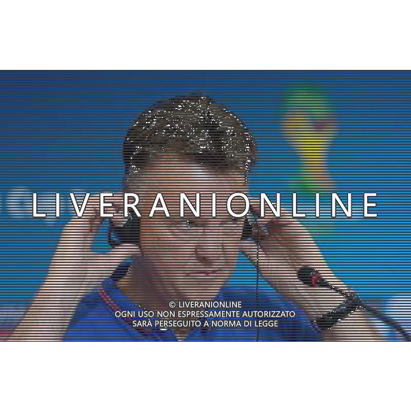 (140704) -- SALVADOR, July 4, 2014 () -- Netherlands\' coach Louis Van Gaal attends a press conference in Salvador, Brazil, on July 4, 2014, ahead of a quarter-finals match between Netherlands and Costa Rica of 2014 FIFA World Cup. (/Cao Can)(pcy) AG ALDO LIVERANI SAS ONLY ITALY