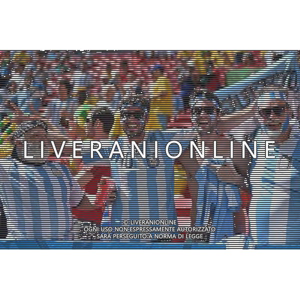 KIBICE REPREZENTACJI ARGENTYNY 2014.07.05 ESTADIO NATIONAL DE BRASILIA GARRINCHA BRAZYLIA PILKA NOZNA MISTRZOSTWA SWIATA FIFA WORLD CUP 2014 KADRA REPREZENTACJA ARGENTYNA - BELGIA FOTO PAULA DUDA / PRESSFOCUS/NEWSPIX.PL --- Newspix.pl AG ALDOL IVERANI SAS ONLY ITALY *** Local Caption *** www.newspix.pl mail us: info@newspix.pl call us: 0048 022 23 22 222 --- Polish Picture Agency by Ringier Axel Springer Poland