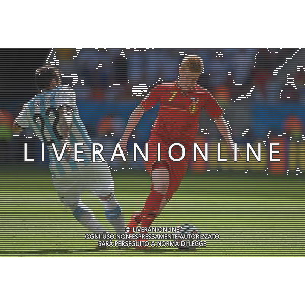 EZEQUIEL LAVEZZI (L) I KEVIN DE BRUYNE 2014.07.05 ESTADIO NATIONAL DE BRASILIA GARRINCHA BRAZYLIA PILKA NOZNA MISTRZOSTWA SWIATA FIFA WORLD CUP 2014 KADRA REPREZENTACJA ARGENTYNA - BELGIA FOTO PAULA DUDA / PRESSFOCUS/NEWSPIX.PL --- Newspix.pl AG ALDOL IVERANI SAS ONLY ITALY *** Local Caption *** www.newspix.pl mail us: info@newspix.pl call us: 0048 022 23 22 222 --- Polish Picture Agency by Ringier Axel Springer Poland