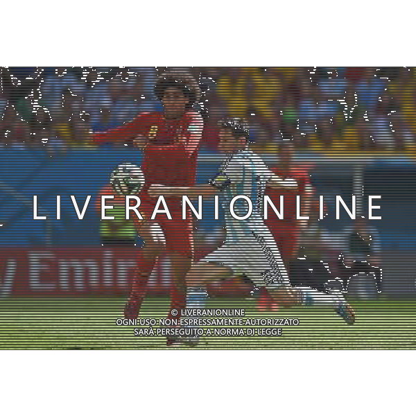 MAROUANE FELLAINI (L) I LIONEL MESSI 2014.07.05 ESTADIO NATIONAL DE BRASILIA GARRINCHA BRAZYLIA PILKA NOZNA MISTRZOSTWA SWIATA FIFA WORLD CUP 2014 KADRA REPREZENTACJA ARGENTYNA - BELGIA FOTO PAULA DUDA / PRESSFOCUS/NEWSPIX.PL --- Newspix.pl AG ALDOL IVERANI SAS ONLY ITALY *** Local Caption *** www.newspix.pl mail us: info@newspix.pl call us: 0048 022 23 22 222 --- Polish Picture Agency by Ringier Axel Springer Poland