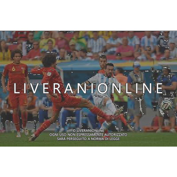 EZEQUIEL LAVEZZI (P) I MAROUANE FELLAINI 2014.07.05 ESTADIO NATIONAL DE BRASILIA GARRINCHA BRAZYLIA PILKA NOZNA MISTRZOSTWA SWIATA FIFA WORLD CUP 2014 KADRA REPREZENTACJA ARGENTYNA - BELGIA FOTO PAULA DUDA / PRESSFOCUS/NEWSPIX.PL --- Newspix.pl AG ALDOL IVERANI SAS ONLY ITALY *** Local Caption *** www.newspix.pl mail us: info@newspix.pl call us: 0048 022 23 22 222 --- Polish Picture Agency by Ringier Axel Springer Poland