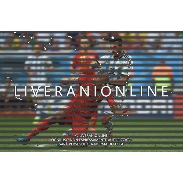 EZEQUIEL LAVEZZI (P) I VINCENT KOMPANY 2014.07.05 ESTADIO NATIONAL DE BRASILIA GARRINCHA BRAZYLIA PILKA NOZNA MISTRZOSTWA SWIATA FIFA WORLD CUP 2014 KADRA REPREZENTACJA ARGENTYNA - BELGIA FOTO PAULA DUDA / PRESSFOCUS/NEWSPIX.PL --- Newspix.pl AG ALDOL IVERANI SAS ONLY ITALY *** Local Caption *** www.newspix.pl mail us: info@newspix.pl call us: 0048 022 23 22 222 --- Polish Picture Agency by Ringier Axel Springer Poland