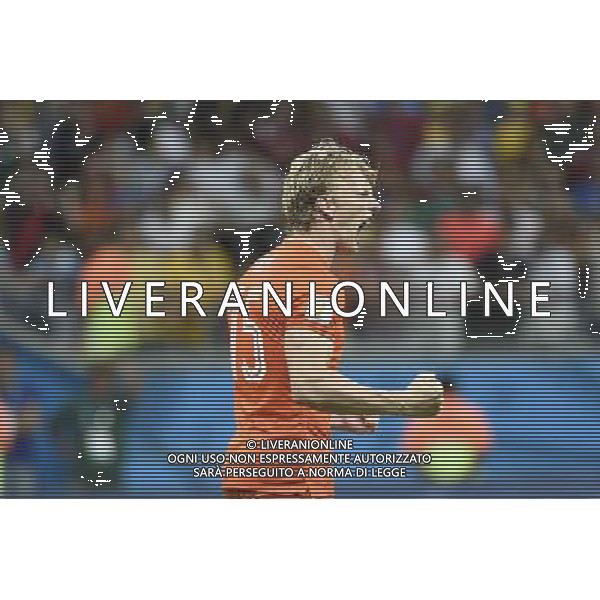 (140705) -- SALVADOR, July 5, 2014 () -- Netherlands\' Dirk Kuyt celebrates a penalty goal during the penalty shoot-out of a quarter-finals match between Netherlands and Costa Rica of 2014 FIFA World Cup at the Arena Fonte Nova Stadium in Salvador, Brazil, on July 5, 2014. Netherlands won 4-3 on penalties over Costa Rica after a 0-0 tie and qualified for semi-finals on Saturday.(/Lui Siu Wai)(rh) ©photoshot/Agenzia Aldo Liverani sas - ITALY ONLY - EDITORIAL USE ONLY - Olanda vs Costa Rica partita di quarti di finale Coppa del mondo FIFA 2014 in Salvador, in Brasile, il 5 luglio 2014.