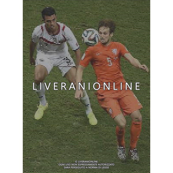 (140705) -- SALVADOR, July 5, 2014 () -- Netherlands\' Daley Blind (R) vies with Costa Rica\'s Giancarlo Gonzalez during a quarter-finals match between Netherlands and Costa Rica of 2014 FIFA World Cup at the Arena Fonte Nova Stadium in Salvador, Brazil, on July 5, 2014.(/Yang Lei)(xzj) ©photoshot/Agenzia Aldo Liverani sas - ITALY ONLY - EDITORIAL USE ONLY - Olanda vs Costa Rica partita di quarti di finale Coppa del mondo FIFA 2014 in Salvador, in Brasile, il 5 luglio 2014.