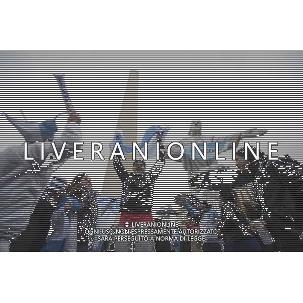 (140705) -- BUENOS AIRES, July 5, 2014 () -- Argentina\'s fans celebrate their team\'s victory after a quarter-finals match between Argentina and Belgium of 2014 FIFA World Cup in Buenos Aires, Argentina, on July 5, 2014. Argentina won 1-0 over Belgium and qualified for the semi-finals. (/Martin Zabala)(pcy) ©photoshot/Agenzia Aldo Liverani sas - ITALY ONLY - EDITORIAL USE ONLY - ARGENTINA VS BELGIO partita di quarti di finale Coppa del Mondo 2014 FIFA World Cup allo stadio Estadio Nacional di Brasilia, in Brasile, il 5 luglio 2014. Argentina ha vinto 1-0 contro il Belgio e si qualifica per le semifinali.