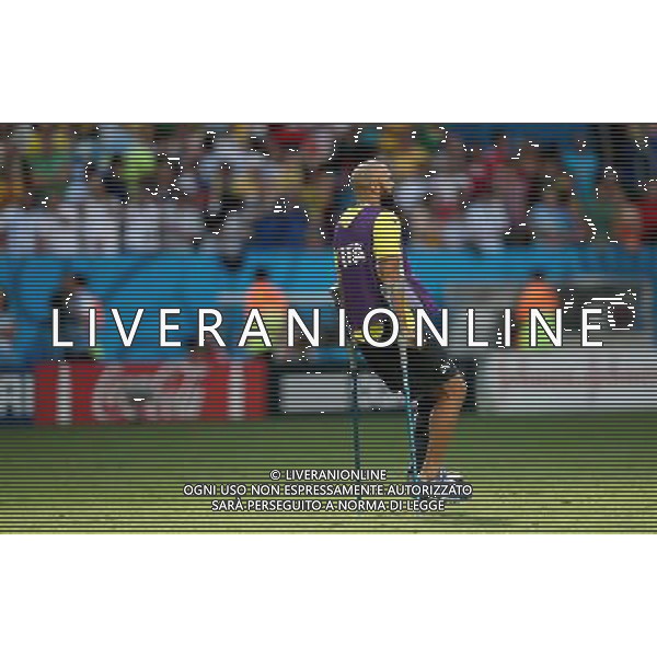 (140705) -- BRASILIA, July 5, 2014 () -- Belgium\'s Vanden Borre appreciates the spectators after a quarter-finals match between Argentina and Belgium of 2014 FIFA World Cup at the Estadio Nacional Stadium in Brasilia, Brazil, on July 5, 2014. Argentina won 1-0 over Belgium and qualified for the semi-finals. (/Li Ming)(xzj) ©photoshot/Agenzia Aldo Liverani sas - ITALY ONLY - EDITORIAL USE ONLY - ARGENTINA VS BELGIO partita di quarti di finale Coppa del Mondo 2014 FIFA World Cup allo stadio Estadio Nacional di Brasilia, in Brasile, il 5 luglio 2014. Argentina ha vinto 1-0 contro il Belgio e si qualifica per le semifinali.