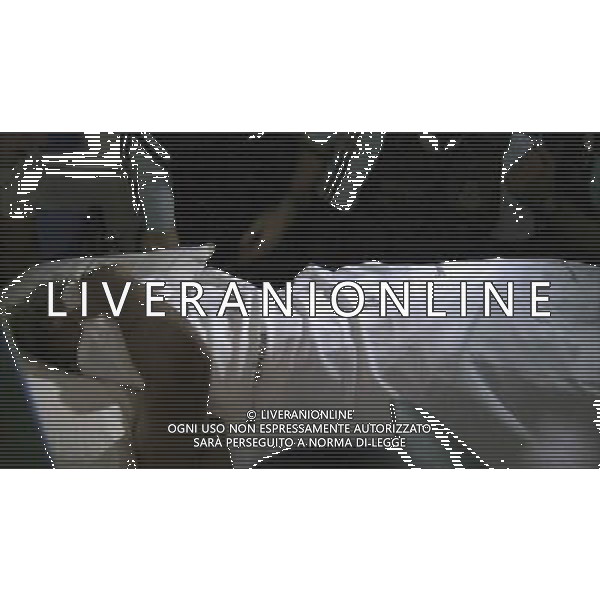 (140705) -- FORTALEZA, July 5, 2014 () -- Brazil\'s Neymar reacts while leaving the hospital where he was treated after being injured during a quarter-finals match between Brazil and Colombia of 2014 FIFA World Cup in Fortaleza, Brazil, on July 5, 2014. (/Marcelo D. Sants/AGENCIA ESTADO)(pcy) ©photoshot/Agenzia Aldo Liverani sas - ITALY ONLY - EDITORIAL USE ONLY - Il calciatore del Brasile Neymar mentre lascia l\'ospedale dove e\' stato ricoverato dopo essere stato infortunato durante la partita di quarti di finale tra Brasile e Colombia Coppa del Mondo FIFA a Fortaleza, in Brasile, il 5 luglio 2014