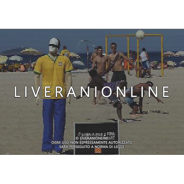(140706) -- RIO DE JANEIRO, July 6, 2014 () -- A mannequin with the eyes covered is seen during a protest against the high cost of the FIFA World Cup Brazil 2014, at Copacabana Beach, in Rio de Janeiro, Brazil, on July 6, 2014. According to the local press, twelve mannequins representing the World Cup\'s twelve host cities, were exhibited during the protest. (/AGENCIA ESTADO) (ce) ***BRAZIL OUT*** ©PHOTOSHOT/Agenzia Aldo Liverani sas - ITALY ONLY - EDITORIAL USE ONLY - Manichini con i loro occhi coperti da una fascia per una manifestazione di protesta sulla spiaggia di Copacabana, a Rio de Janeiro contro le spese eccessive della coppa del mondo FIFA Brasile 2014, 6 luglio 2014.