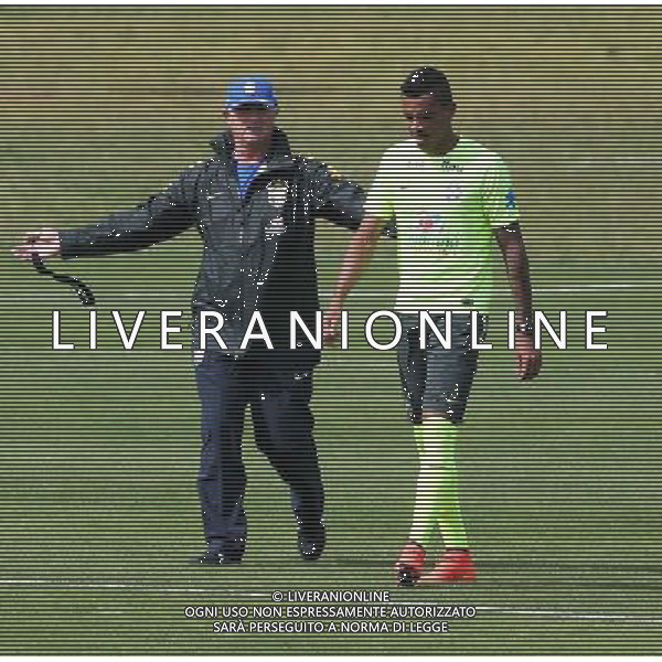 (140707) -- TERESOPOLIS, July 7, 2014 () -- Luiz Felipe Scolari (L), head coach of Brazil instructs players during a training session in Teresopolis, near Rio de Janeiro, Brazil, July 7, 2014. Brazil will play Germany in their 2014 World Cup semifinal in Belo Horizonte on Tuesday. (/AGENCIA ESTADO) AG ALDO LIVERANI SAS ONLY ITALY