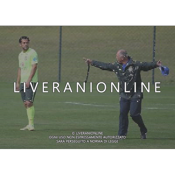 (140707) -- TERESOPOLIS, July 7, 2014 () -- Luiz Felipe Scolari (R), head coach of Brazil instructs players during a training session in Teresopolis, near Rio de Janeiro, Brazil, July 7, 2014. Brazil will play Germany in their 2014 World Cup semifinal in Belo Horizonte on Tuesday. (/AGENCIA ESTADO) AG ALDO LIVERANI SAS ONLY ITALY