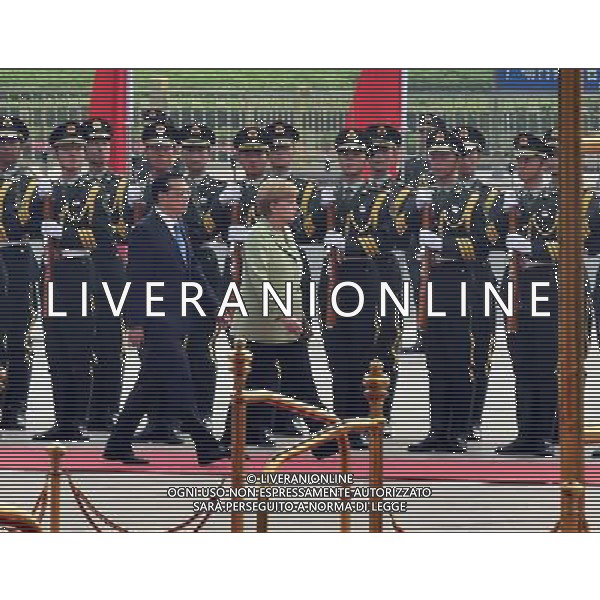 (140707) -- BEIJING, July 7, 2014 () -- Chinese Premier Li Keqiang (front, L) holds a welcoming ceremony for visiting German Chancellor Angela Merkel in Beijing, capital of China, July 7, 2014. (/Li Tao) ©PHOTOSHOT/Agenzia Aldo Liverani sas - ITALY ONLY - EDITORIAL USE ONLY - Il cancelliere tedesco Angela Merkel in visita a Pechino, capitale della Cina, 7 luglio 2014.