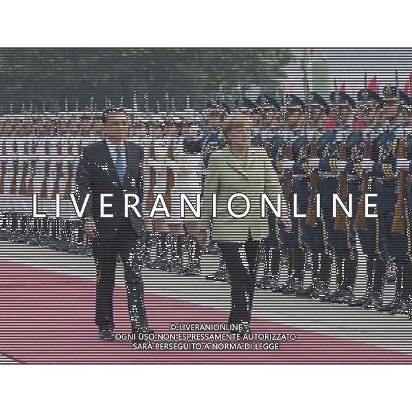 (140707) -- BEIJING, July 7, 2014 () -- Chinese Premier Li Keqiang (L) holds a welcoming ceremony for German Chancellor Angela Merkel in Beijing, capital of China, July 7, 2014. (/Wang Ye) (ry) ©PHOTOSHOT/Agenzia Aldo Liverani sas - ITALY ONLY - EDITORIAL USE ONLY - Il cancelliere tedesco Angela Merkel in visita a Pechino, capitale della Cina, 7 luglio 2014.