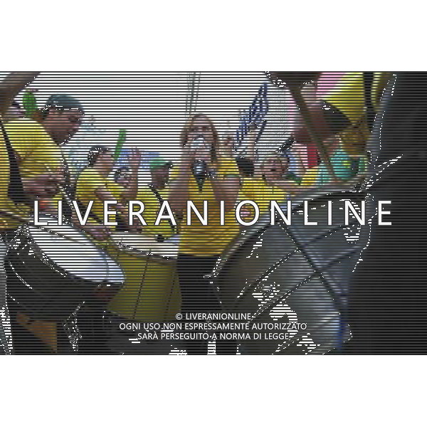 Animatrice de la tele bresilienne avant le match avec les supporters du Bresil - 08.07.2014 - Bresil / Allemagne - 1/2Finale de la Coupe du Monde 2014 Photo : Dave Winter / Icon Sport AG ALDO LIVERANI SAS ONLY ITALY