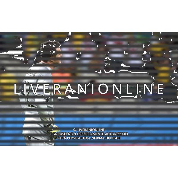 (140708) -- BELO HORIZONTE, July 8, 2014 () -- Brazil\'s goalkeeper Julio Cesar reacts during a semifinal match between Brazil and Germany of 2014 FIFA World Cup at the Estadio Mineirao Stadium in Belo Horizonte, Brazil, on July 8, 2014. Germany won 7-1 over Brazil and qualified for the final on Tuesday.(/Li Ga)(rh) AG ALDO LIVERANI SAS ONLY ITALY
