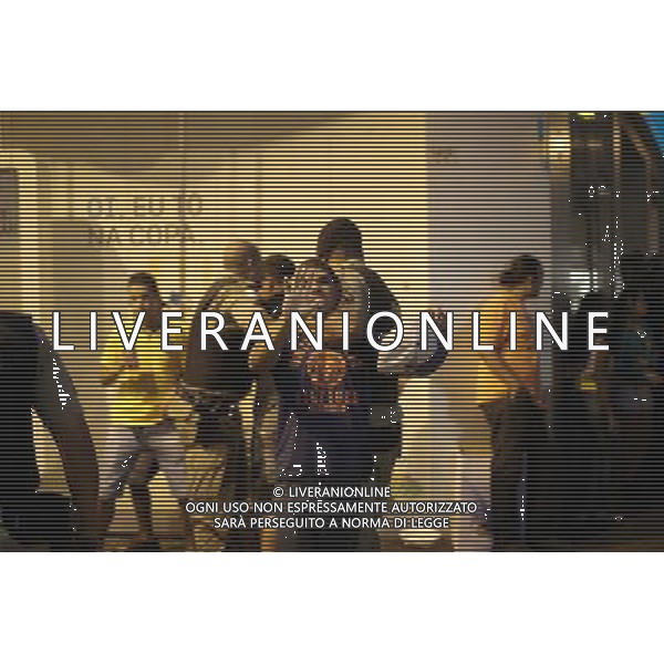 (140708) -- BELO HORIZONTE, July 8, 2014 (Xinhua) -- Police officers arrest overreacting football fans after a semifinal match between Brazil and Germany of 2014 FIFA World Cup at the Savassi Plaza in Belo Horizonte, Brazil, on July 8, 2014. (Xinhua/Mauricio Valenzuela) ©photoshot/Agenzia Aldo Liverani sas - ITALY ONLY - EDITORIAL USE ONLY - BRASILE VS GERMANIA partita di semifinale Coppa del mondo FIFA 2014 Mineirao stadio Estadio a Belo Horizonte, in Brasile, 8 luglio 2014, la Germania ha vinto 7-1 e qualificato per la finale