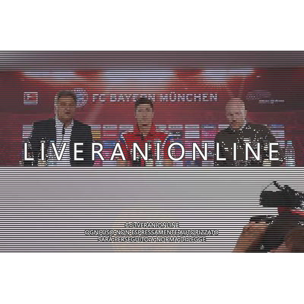 MONACHIUM 09.07.2014 KONFERENCJA PRASOWA I PREZENTACJA ROBERTA LEWANDOWSKIEGO W BARWACH BAYERNU MONACHIUM --- ROBERT LEWANDOWSKI PRESS CONFERENCE AND PRESENTATION IN NEW CLUB - FC BAYERN MUNICH MARKUS HORWICK ROBERT LEWANDOWSKI MATTHIAS SAMMER FOT. PIOTR KUCZA/NEWSPIX.PL --- Newspix.pl AG ALDO LIVERANI SAS ONLY ITALY *** Local Caption *** www.newspix.pl mail us: info@newspix.pl call us: 0048 022 23 22 222 --- Polish Picture Agency by Ringier Axel Springer Poland