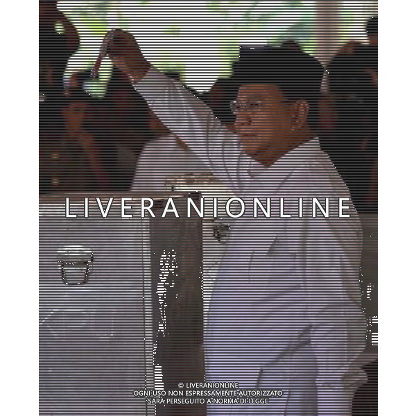 (140709) -- BONGOR, July 9, 2014 () -- Presidential candidate Prabowo Subianto speaks to the media after casting his vote at a polling station in Bogor of West Java Province, Indonesia, July 8, 2014. Indonesians went to polls on July 9 to elect their new president from Jakarta Governor Joko Widodo, 53, and former general Prabowo Subianto, 63. (/He Changshan) ©PHOTOSHOT/Agenzia Aldo Liverani sas - ITALY ONLY - EDITORIAL USE ONLY - Operazioni di voto in un seggio elettorale a Bogor della provincia di West Java, Indonesia, 8 Luglio 2014 per le elezioni presidenziali