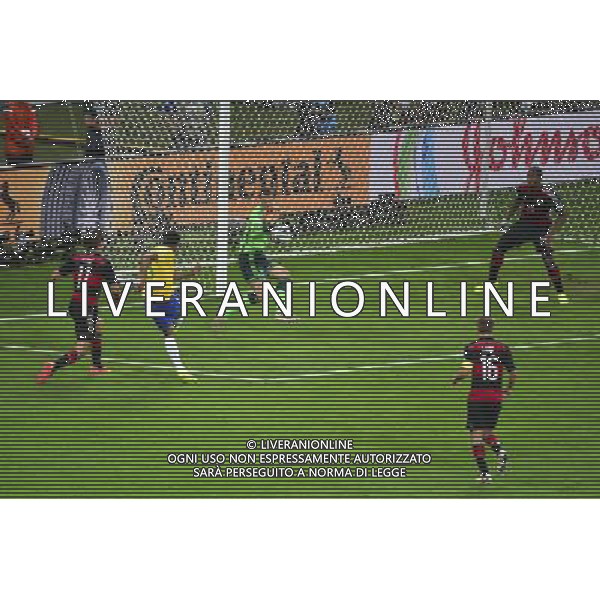 PAULINHO / Manuel NEUER - 08.07.2014 - Bresil / Allemagne - 1/2Finale de la Coupe du Monde 2014 -Belo Horizonte- Photo : David Winter / Icon Sport /Agenzia Aldo Liverani sas - ONLY ITALY - BRASILE VS GERMANIA partita di semifinale Coppa del mondo FIFA 2014 Mineirao stadio Estadio a Belo Horizonte, in Brasile, 8 luglio 2014, la Germania ha vinto 7-1 e qualificato per la finale