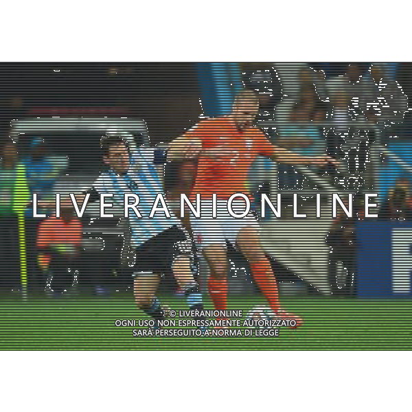 Lionel MESSI / Ron VLAAR - 09.07.2014 - Argentine / Pays Bas - 1/2Finale Coupe du Monde -Sao Paulo Photo : Dave Winter / Icon Sport AG ALDO LIVERANI SAS ONLY ITALY