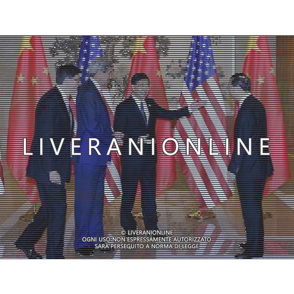 (140709) -- BEIJING, July 9, 2014 () -- Chinese Vice Premier Wang Yang (2nd R), State Councilor Yang Jiechi (1st R), U.S. Secretary of State John Kerry (2nd L) and Treasury Secretary Jacob Lew pose for photo before a welcoming luncheon in Beijing, capital of China, July 9, 2014. The Sixth Round of China-U.S. Strategic and Economic Dialogue (S\'ED) started in Beijing on Wednesday. (/Zhang Duo) (mp) ©PHOTOSHOT/Agenzia Aldo Liverani sas - ITALY ONLY - EDITORIAL USE ONLY ©photoshot/Agenzia Aldo Liverani sas - ITALY ONLY - EDITORIAL USE ONLY - Il segretario di Stato americano John Kerry durante il Dialogo Strategico ed Economico (S \' ED) a Pechino, capitale della Cina, 10 luglio 2014