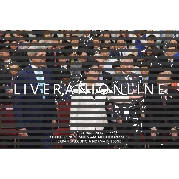 (140710) -- BEIJING, July 10, 2014 () -- Chinese Vice Premier Liu Yandong (2nd L, front) and U.S. Secretary of State John Kerry (1st L, front) attend the Fifth Round of China-U.S. High-Level Consultation on People-to-People Exchange (CPE) in Beijing, capital of China, July 10, 2014. The CPE was hosted by Liu and Kerry. (/Zhang Duo) (ry) ©photoshot/Agenzia Aldo Liverani sas - ITALY ONLY - EDITORIAL USE ONLY - Il segretario di Stato americano John Kerry durante il Dialogo Strategico ed Economico (S \' ED) a Pechino, capitale della Cina, 10 luglio 2014