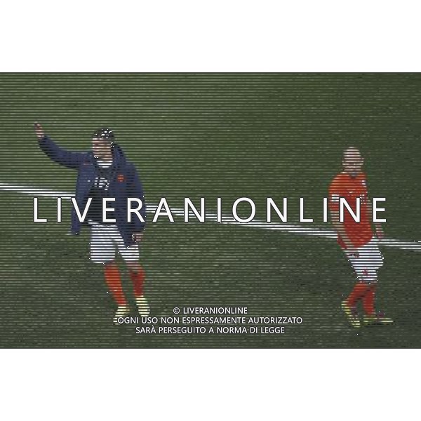 (140709) -- SAO PAULO, July 9, 2014 () -- Netherlands\' Robin van Persie (L) and Arjen Robben react after a semifinal match between Netherlands and Argentina of 2014 FIFA World Cup at the Arena de Sao Paulo Stadium in Sao Paulo, Brazil, on July 9, 2014. Argentina won 4-2 on penalties over Netherlands after a 0-0 tie and qualified for the final on Wednesday.(/Liao Yujie)(rh) ©PHOTOSHOT/Agenzia Aldo Liverani sas - - ITALY ONLY - EDITORIAL USE ONLY - Olanda e Argentina semifinale della Coppa del mondo FIFA 2014 presso l\'Arena de Sao Paulo Stadium di San Paolo, Brasile, il 9 luglio 2014. Argentina ha vinto 4-2 ai rigori e qualificata per la finale