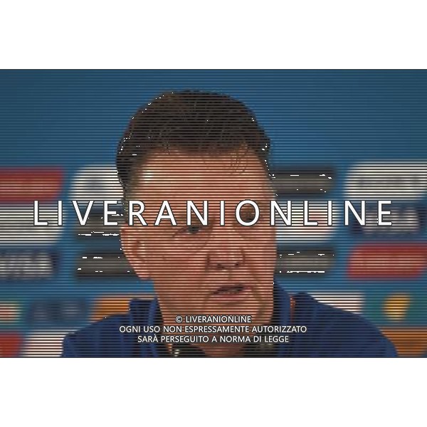 (140711) -- BRASILIA, July 11, 2014 () -- Netherlands\' coach Louis van Gaal reacts during a press conference at the Estadio Nacional Stadium in Brasilia, Brazil, on July 5, 2014. Netherlands will play the 2014 FIFA World Cup football match for third place against host Brazil on Saturday.(/Guo Yong)(wll) ©photoshot/Agenzia Aldo Liverani sas - ITALY ONLY - EDITORIAL USE ONLY - Conferenza stampa e allenamento della nazionale dell\'olanda Coppa del mondo FIFA presso il Nacional stadio Estadio a Brasilia, in Brasile, 5 luglio 2014