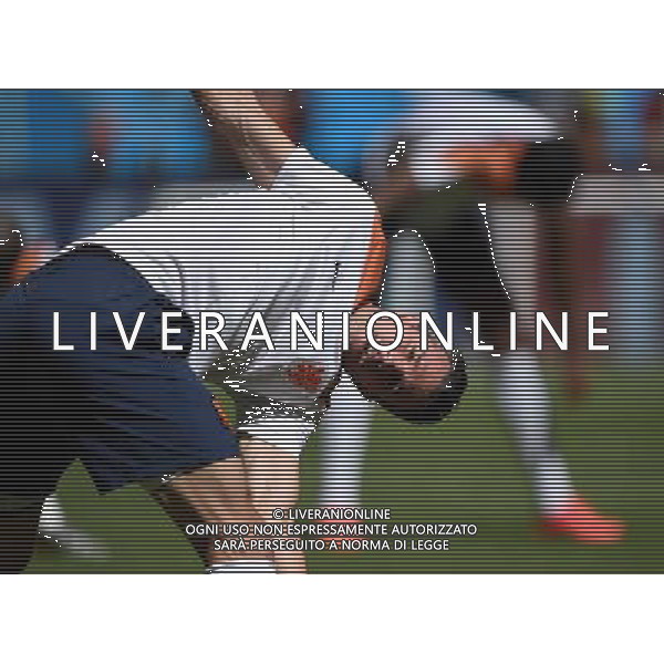 (140711) -- BRASILIA, July 11, 2014 () -- Robin van Persie of Netherlands attends a training session at the Estadio Nacional Stadium in Brasilia, Brazil, on July 5, 2014. Netherlands will play the 2014 FIFA World Cup football match for third place against host Brazil on Saturday.(/Guo Yong)(wll) ©photoshot/Agenzia Aldo Liverani sas - ITALY ONLY - EDITORIAL USE ONLY - Conferenza stampa e allenamento della nazionale dell\'olanda Coppa del mondo FIFA presso il Nacional stadio Estadio a Brasilia, in Brasile, 5 luglio 2014