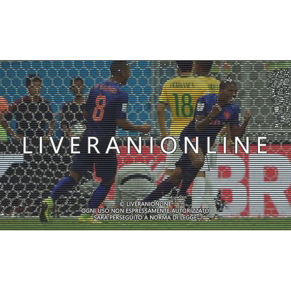(140712) -- BRASILIA, July 12, 2014 () -- Netherlands\' Georginio Wijnaldum (R) celebrates after scoring a goal during the third place play-off match between Brazil and Netherlands of 2014 FIFA World Cup at the Estadio Nacional Stadium in Brasilia, Brazil, on July 12, 2014. Netherlands won 3-0 over Brazil and took the third place of the tournament on Saturday. (/Guo Yong)(pcy) AG ALDO LIVERANI SAS ONLY ITALY