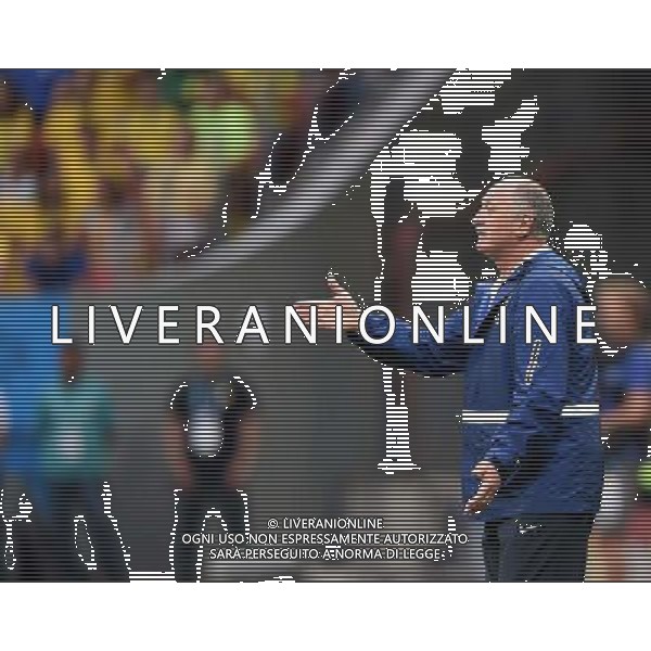 (140712) -- BRASILIA, July 12, 2014 () -- Brazil\'s coach Luiz Felipe Scolari gives instructions during the third place play-off match between Brazil and Netherlands of 2014 FIFA World Cup at the Estadio Nacional Stadium in Brasilia, Brazil, on July 12, 2014.(/Guo Yong)(pcy) AG ALDO LIVERANI SAS ONLY ITALY