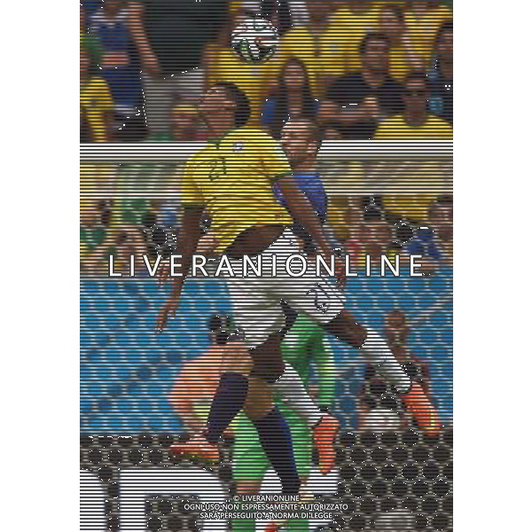 (140712) -- BRASILIA, July 12, 2014 () -- Brazil\'s Jo (front) competes for a header with Netherlands\' Ron Vlaar during the third place play-off match between Brazil and Netherlands of 2014 FIFA World Cup at the Estadio Nacional Stadium in Brasilia, Brazil, on July 12, 2014.(/Guo Yong)(pcy) AG ALDO LIVERANI SAS ONLY ITALY