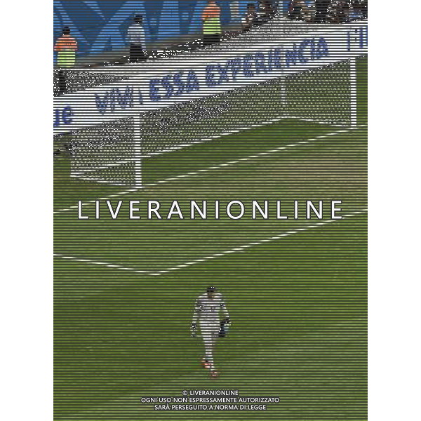 (140712) -- BRASILIA, July 12, 2014 () -- Brazil\'s goalkeeper Julio Cesar leaves the pitch at the end of the first half during the third place play-off match between Brazil and Netherlands of 2014 FIFA World Cup at the Estadio Nacional Stadium in Brasilia, Brazil, on July 12, 2014.(/Lui Siu Wai)(pcy) AG ALDO LIVERANI SAS ONLY ITALY