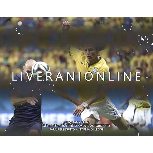 (140712) -- BRASILIA, July 12, 2014 () -- Netherlands\' Arjen Robben vies with Brazil\'s David Luiz during the third place play-off match between Brazil and Netherlands of 2014 FIFA World Cup at the Estadio Nacional Stadium in Brasilia, Brazil, on July 12, 2014.(/Yang Lei)(rh) AG ALDO LIVERANI SAS ONLY ITALY
