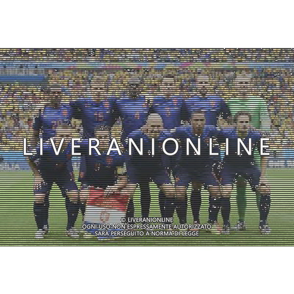 (140712) -- BRASILIA, July 12, 2014 () -- Netherlands\' players pose for a group photo during the third place play-off match between Brazil and Netherlands of 2014 FIFA World Cup at the Estadio Nacional Stadium in Brasilia, Brazil, on July 12, 2014.(/Yang Lei)(rh) AG ALDO LIVERANI SAS ONLY ITALY