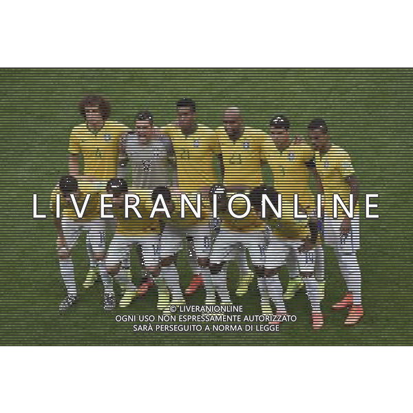 (140712) -- BRASILIA, July 12, 2014 () -- Brazil\'s players pose for a team photo before the third place play-off match between Brazil and Netherlands of 2014 FIFA World Cup at the Estadio Nacional Stadium in Brasilia, Brazil, on July 12, 2014.(/Lui Siu Wai)(pcy) AG ALDO LIVERANI SAS ONLY ITALY