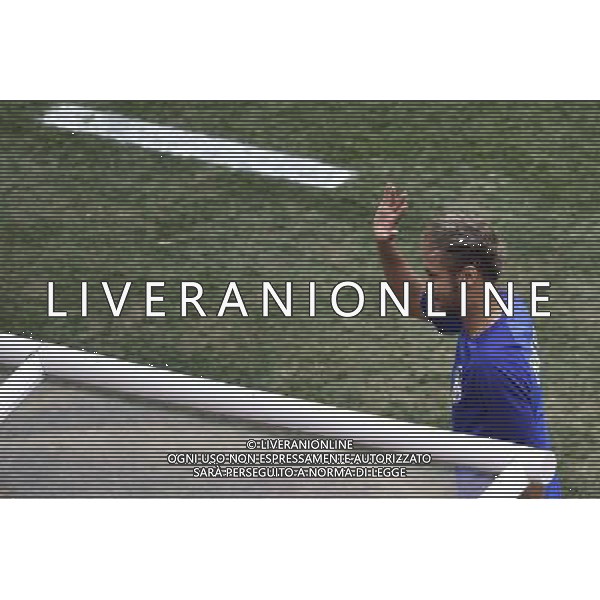 (140712) -- BRASILIA, July 12, 2014 () -- Brazil\'s Neymar acknowledges fans before the third place play-off match between Brazil and Netherlands of 2014 FIFA World Cup at the Estadio Nacional Stadium in Brasilia, Brazil, on July 12, 2014.(/Lui Siu Wai)(pcy) AG ALDO LIVERANI SAS ONLY ITALY