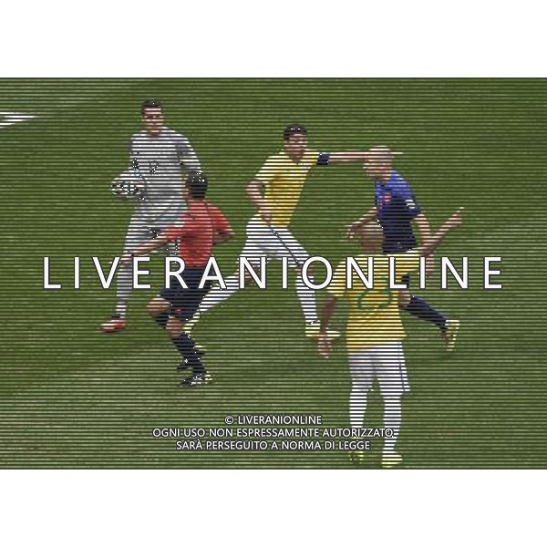 (140712) -- BRASILIA, July 12, 2014 () -- Algeria\'s referee Djamel Haimoudi (2nd L) rules a penalty kick against Brazil after Brazil\'s Thiago Silva (C) commits a foul on Netherlands\' Arjen Robben (2nd R) during the third place play-off match between Brazil and Netherlands of 2014 FIFA World Cup at the Estadio Nacional Stadium in Brasilia, Brazil, on July 12, 2014.(/Lui Siu Wai)(pcy) AG ALDO LIVERANI SAS ONLY ITALY