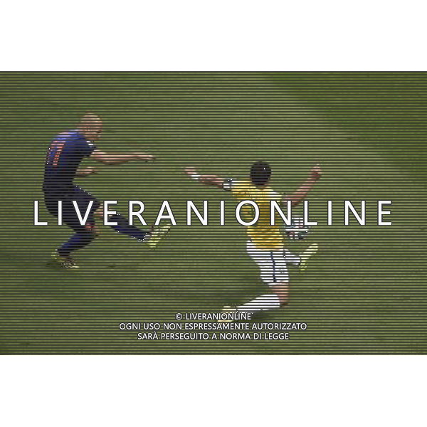 (140712) -- BRASILIA, July 12, 2014 () -- Netherlands\' Arjen Robben (L) vies with Brazil\'s Thiago Silva during the third place play-off match between Brazil and Netherlands of 2014 FIFA World Cup at the Estadio Nacional Stadium in Brasilia, Brazil, on July 12, 2014. Netherlands won 3-0 over Brazil and took the third place of the tournament on Saturday. (/Lui Siu Wai)(pcy) AG ALDO LIVERANI SAS ONLY ITALY