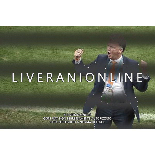 (140712) -- BRASILIA, July 12, 2014 () -- Netherlands\' coach Louis Van Gaal reacts during the third place play-off match between Brazil and Netherlands of 2014 FIFA World Cup at the Estadio Nacional Stadium in Brasilia, Brazil, on July 12, 2014. Netherlands won 3-0 over Brazil and took the third place of the tournament on Saturday. (/Lui Siu Wai)(pcy) AG ALDO LIVERANI SAS ONLY ITALY