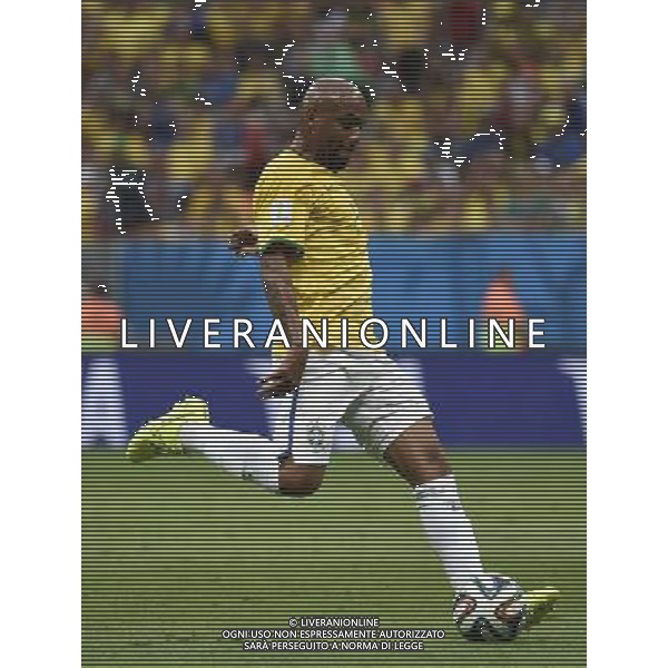 (140712) -- BRASILIA, July 12, 2014 () -- Brazil\'s Maicon passes the ball during the third place play-off match between Brazil and Netherlands of 2014 FIFA World Cup at the Estadio Nacional Stadium in Brasilia, Brazil, on July 12, 2014.(/Yang Lei)(rh) AG ALDO LIVERANI SAS ONLY ITALY